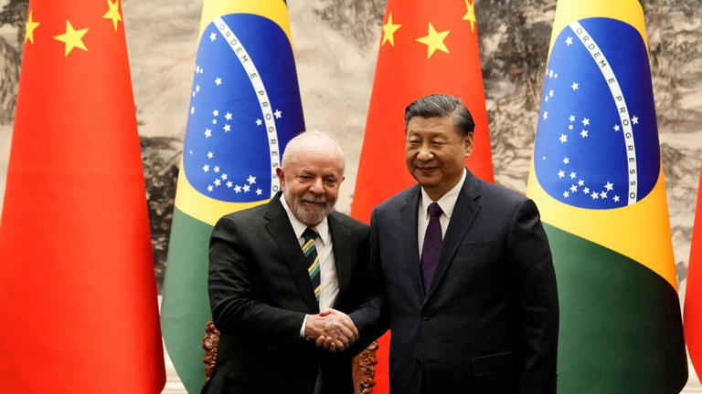 China corteja Brasil após tarifaço de Trump, diz New York Times