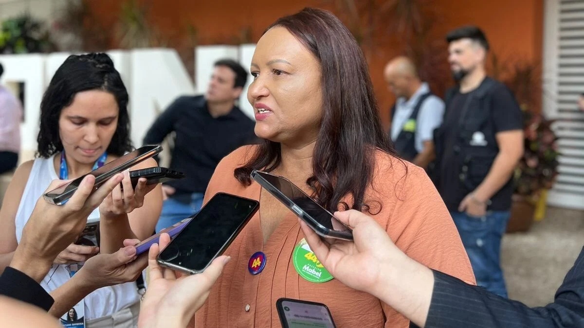 Prefeitos brasileiros presos em Israel vivem rotina de tensão