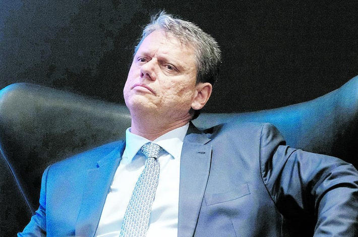 Engana-se quem pensa que haverá racha na direita, diz Tarcísio em evento com Ratinho Jr. e Caiado
