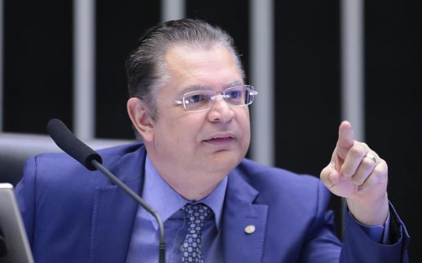 Sóstenes ameaça Moraes após ação contra Malafaia: “tome cuidado”