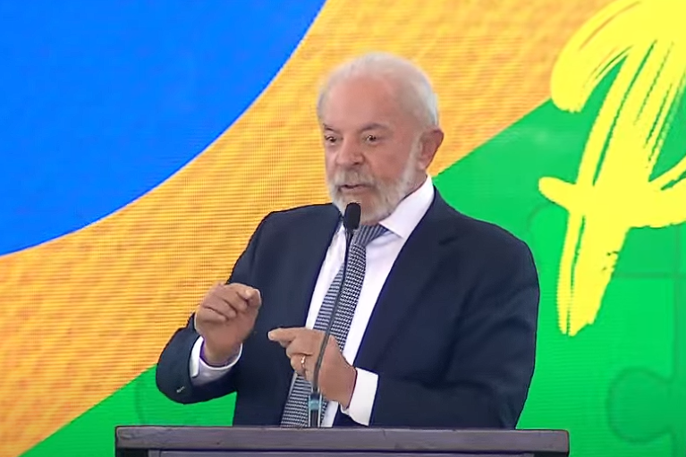 Lula diz irá convidar Trump para a COP30