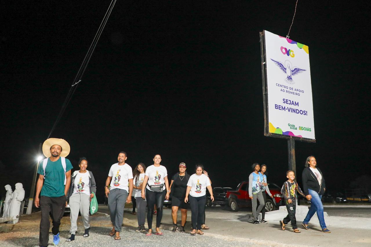 Goiás Social e OVG montam estrutura do Centro de Apoio ao Romeiro de Muquém, em Niquelândia