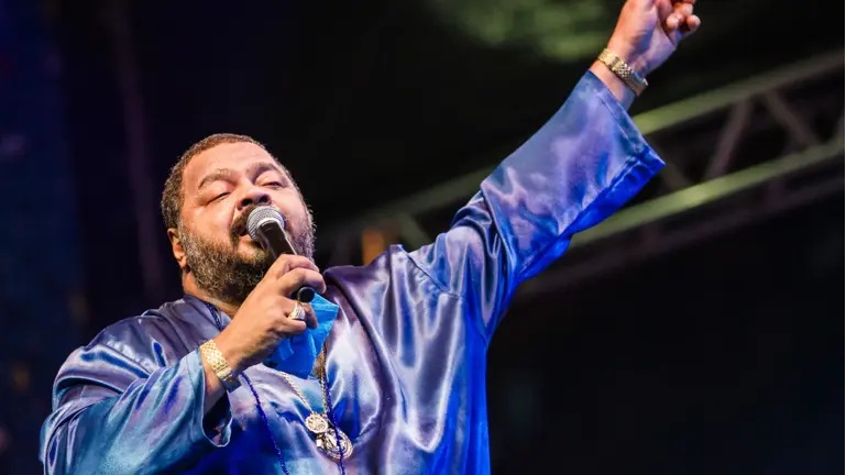 Morre o sambista Arlindo Cruz