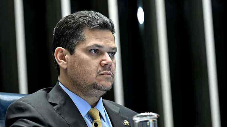 Se depender do Senado, Bolsonaro fica preso, diz Alcolumbre