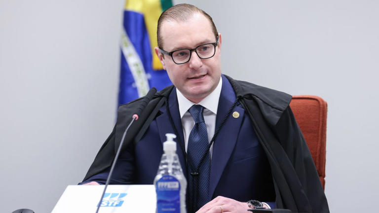 Zanin confirma sessões extras para julgamento de Bolsonaro