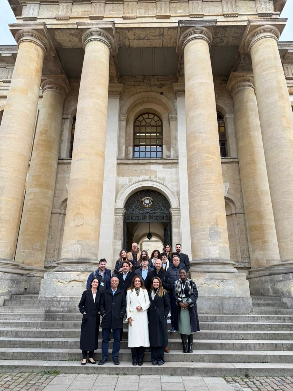 Gracinha Caiado e jovens goianos são recebidos na Universidade de Oxford, na Inglaterra