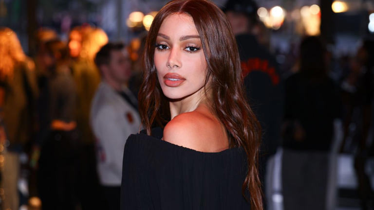 Anitta dá recado a influenciadores evangélicos