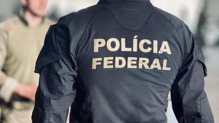 PF fecha cerco a políticos de Goiás que investiram em fundos do Master