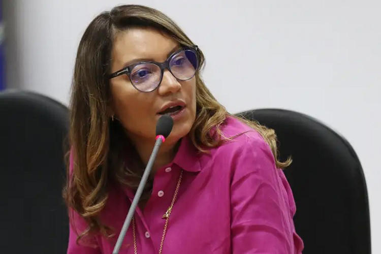 Janja reage a rebaixamento da escola que homenageou Lula: “Covardes”