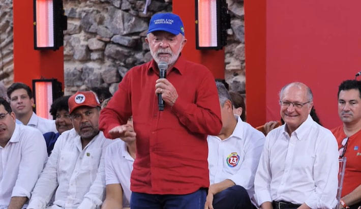 Lula cobra postura do PT, diz que sigla ‘não está com essa bola toda’