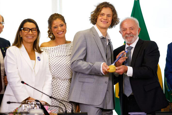 Lula recebe Lucas Braathen e diz: ‘Você é mais brasileiro que muita gente que mora aqui’