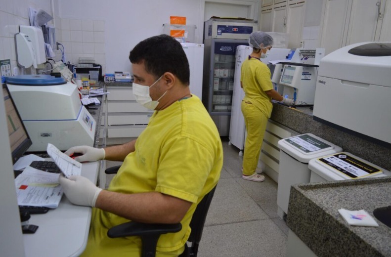 Governo de Goiás conquista selo máximo de qualidade em laboratórios da rede pública