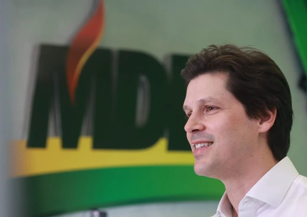 Goiás: Ana Paula Rezende sai do MDB