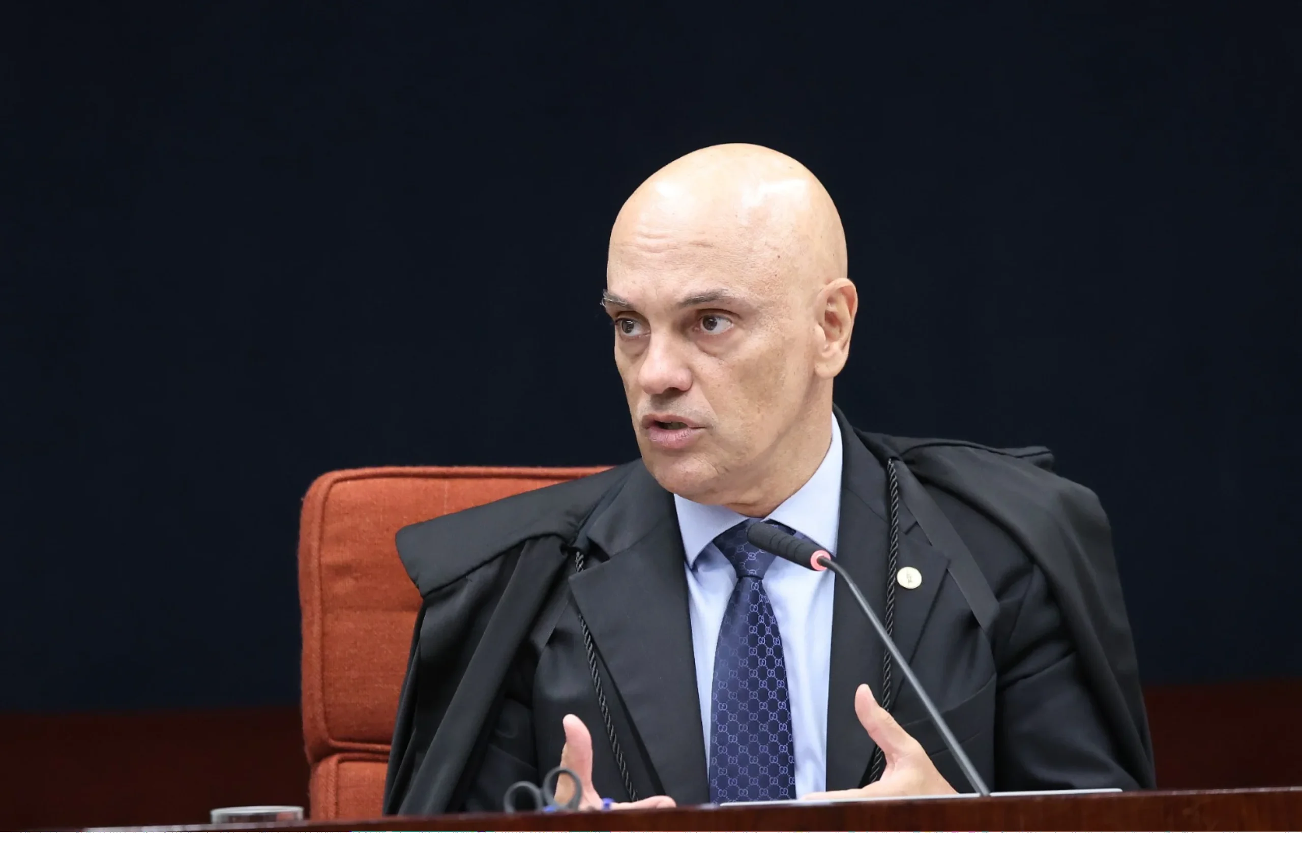 Moraes decreta prisão de contador que roubou dados de autoridades