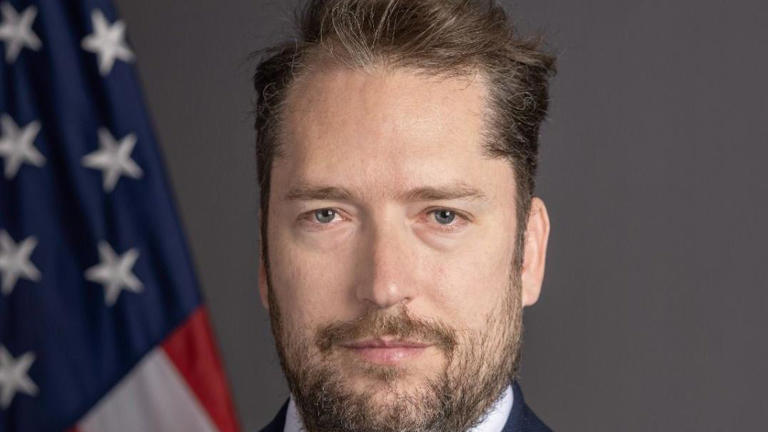 Por que Lula proibiu o assessor de Trump que queria visitar Bolsonaro de entrar no Brasil