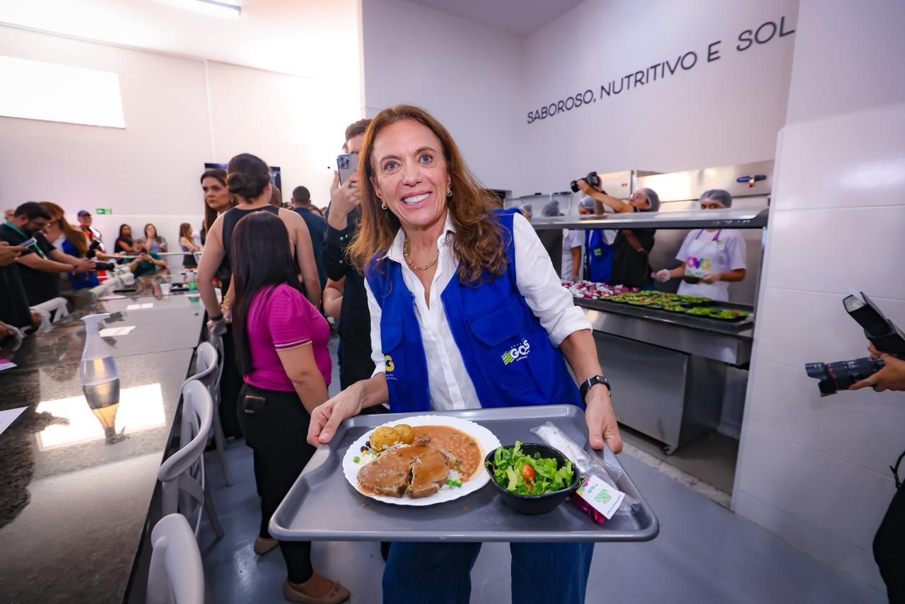 Gracinha Caiado inaugura primeiro Restaurante do Bem em Trindade