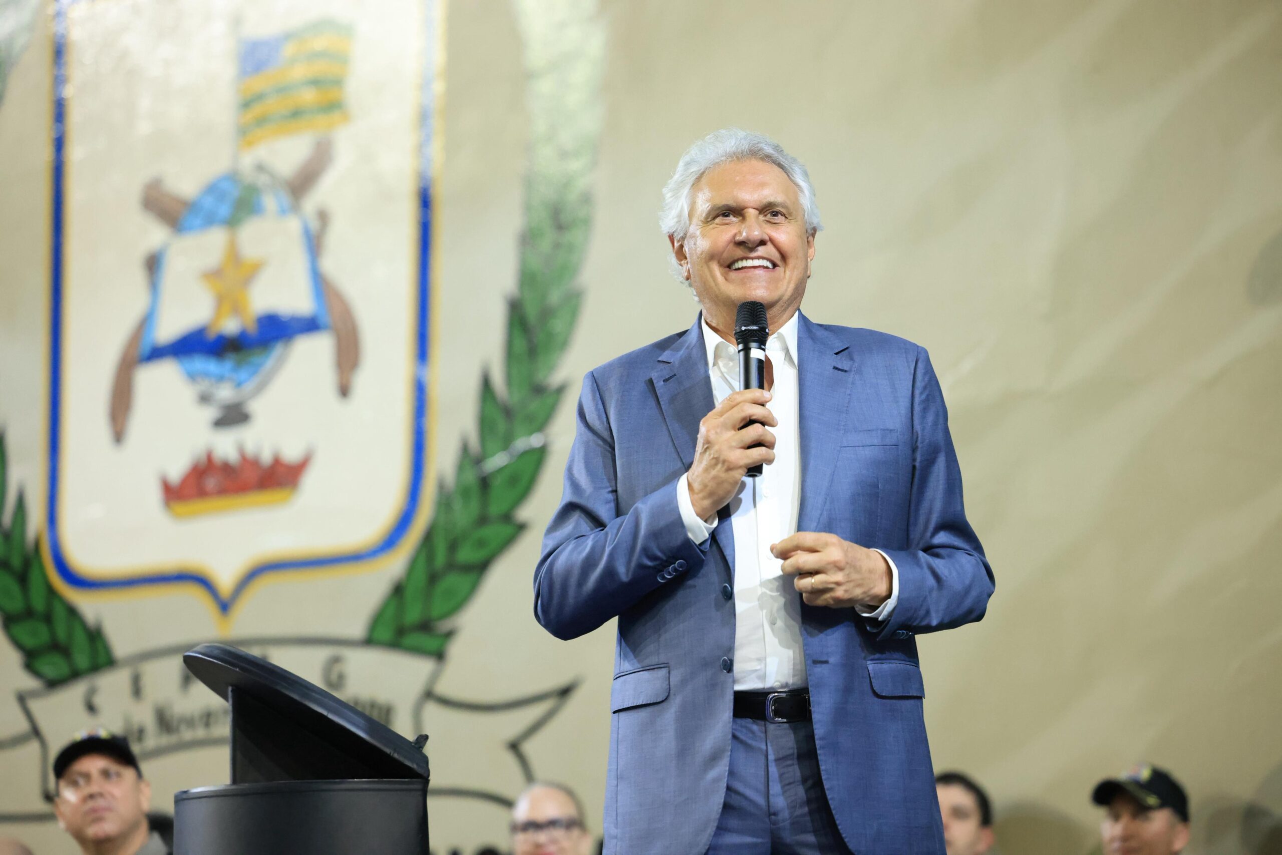 Caiado e Gracinha anunciam investimento de R$ 75 milhões do Bolsa Uniforme para alunos de Colégios Militares