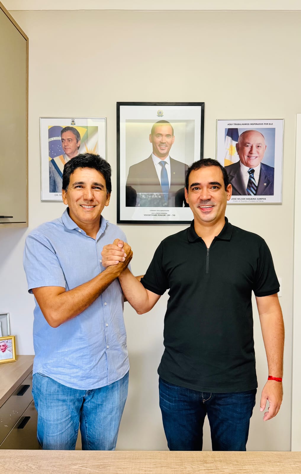 Enaltecido por Vicentinho Júnior e Toinho Andrade, PSDB sela permanência de Júnior Geo