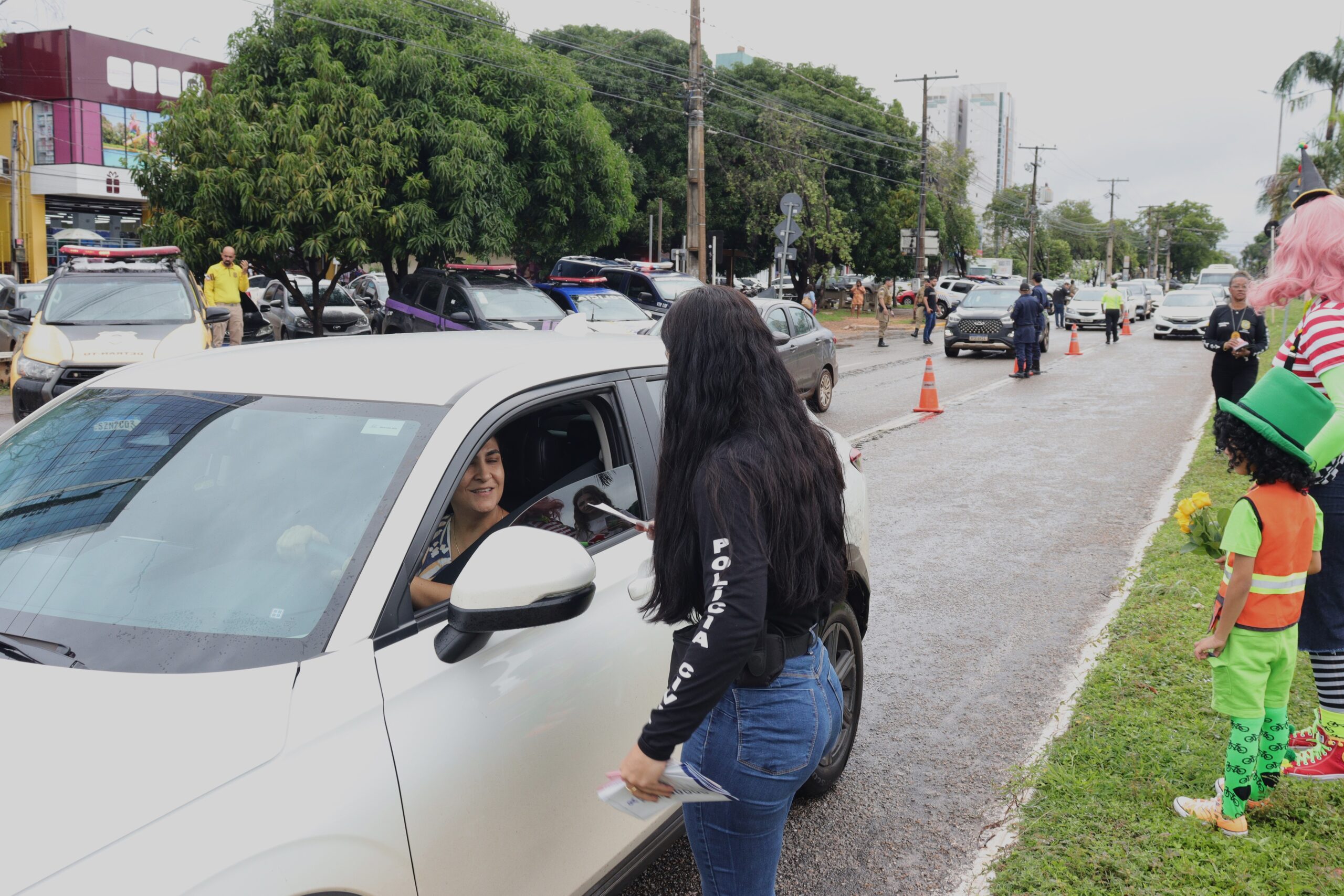 Operação Mulher Segura: forças de segurança realizam blitz educativa de conscientização contra a violência doméstica em Palmas