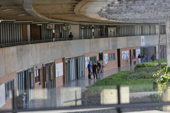 Professores da UnB aprovam paralisação e ato no dia 30 de abril