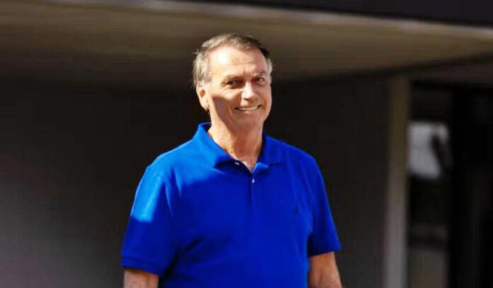 Brasileiros querem que Jair Bolsonaro volte para presídio, diz Datafolha