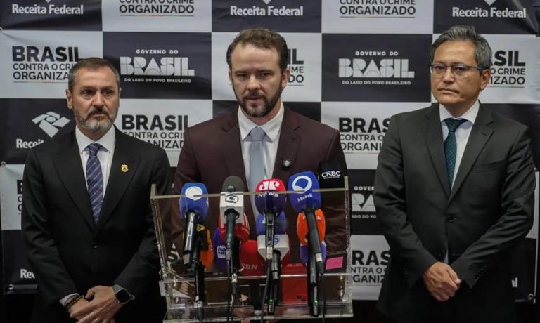 Brasil e EUA anunciam acordo de combate ao tráfico de armas e drogas