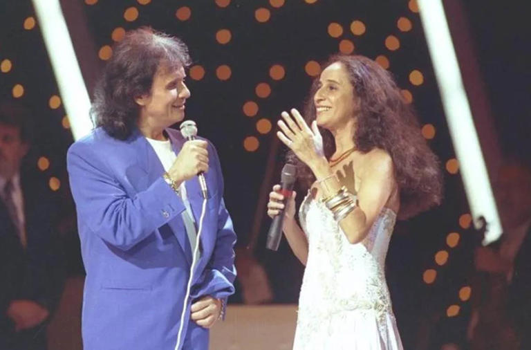 Roberto Carlos faz 85 anos e recebe homenagem de Maria Bethânia