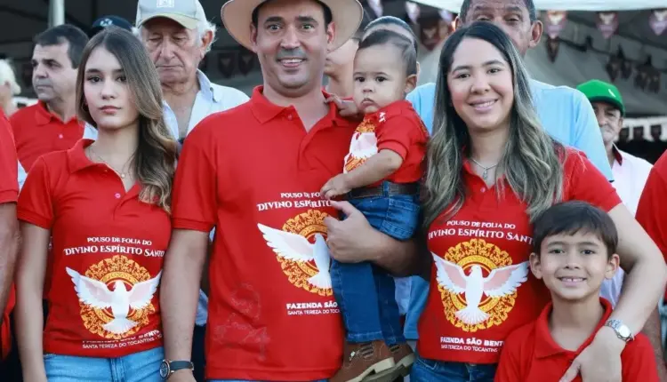 Vicentinho Júnior e família recebem Folia do Divino Espírito Santo sábado, em Santa Tereza