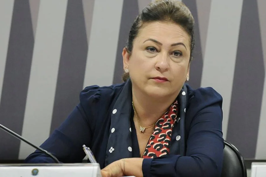 Grupo do PT aciona direção nacional contra filiação de Kátia Abreu