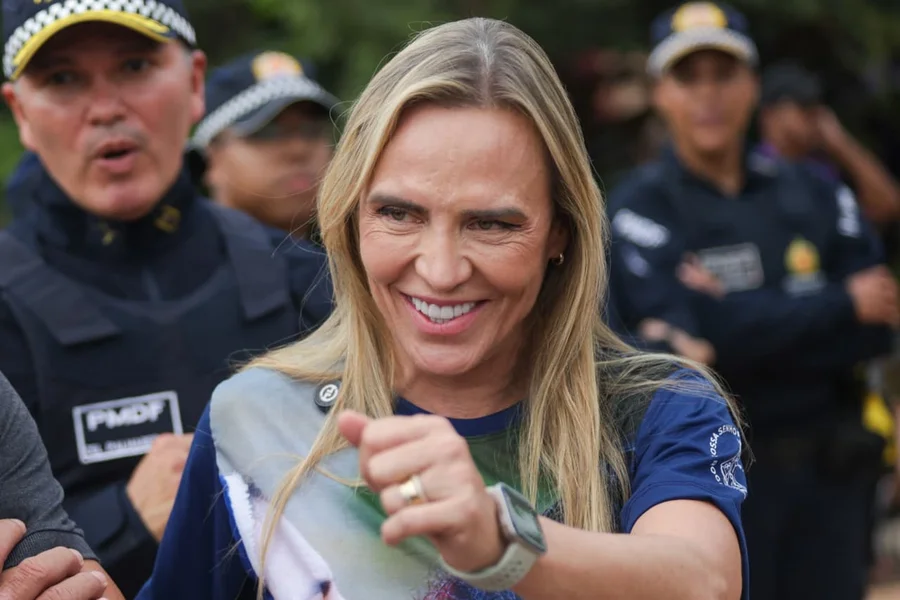 “Brasil é um país cristão”, diz Celina em Via-Sacra no Morro da Capelinha