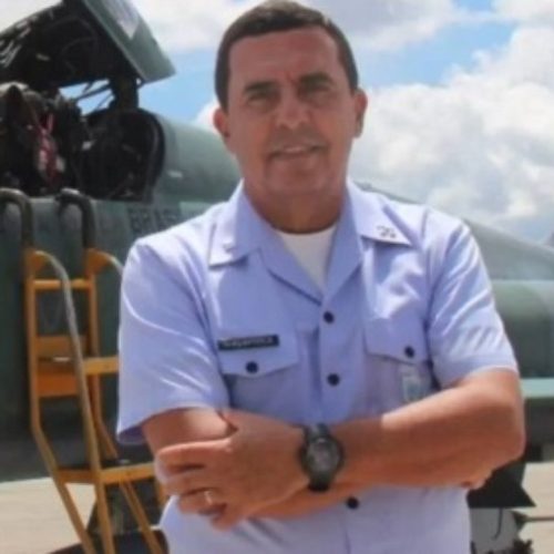 Ex-chefe da Aeronáutica coloca Jair Bolsonaro na cena do crime