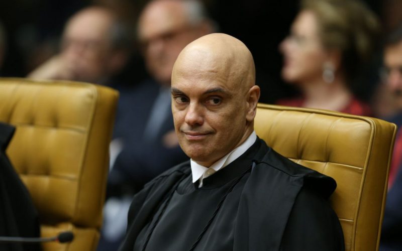 Alexandre de Moraes manda prender Carla Zambelli