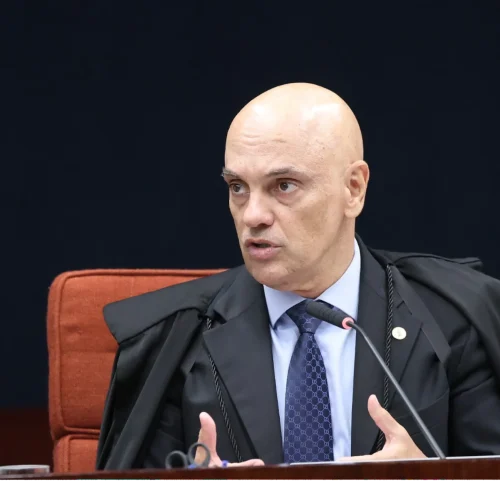 Moraes decreta prisão de contador que roubou dados de autoridades