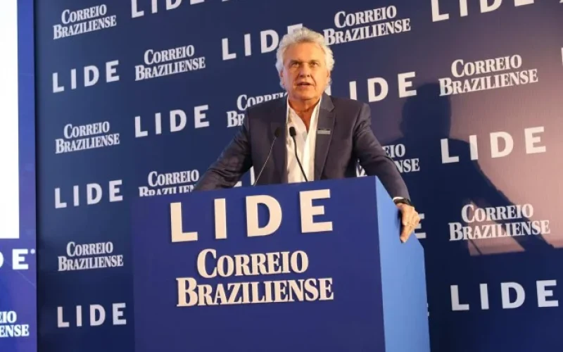 Caiado: “Não existe oposição com o pé em duas canoas”