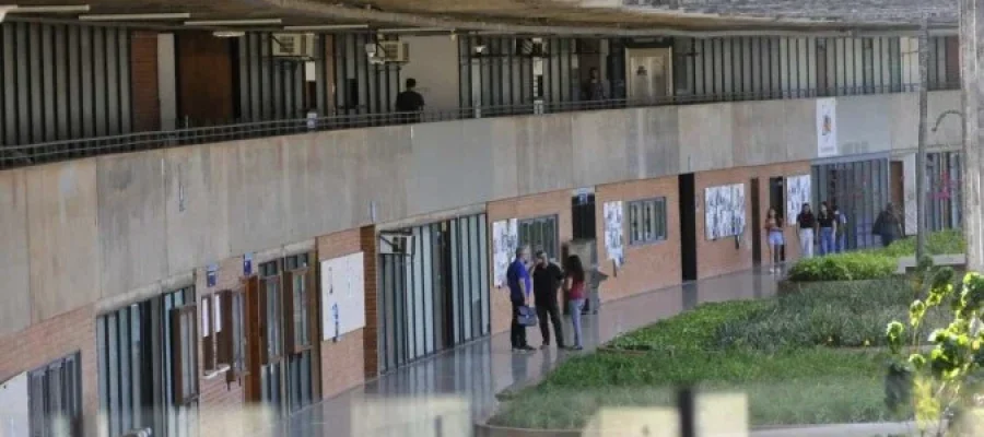 Professores da UnB aprovam paralisação e ato no dia 30 de abril