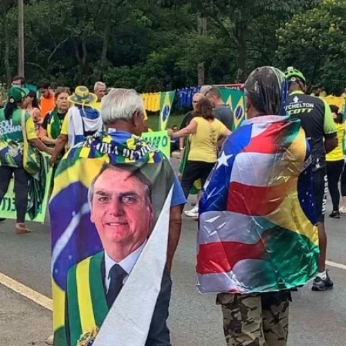 Manifestação pró-Bolsonaro pede anistia e critica atuação do STF