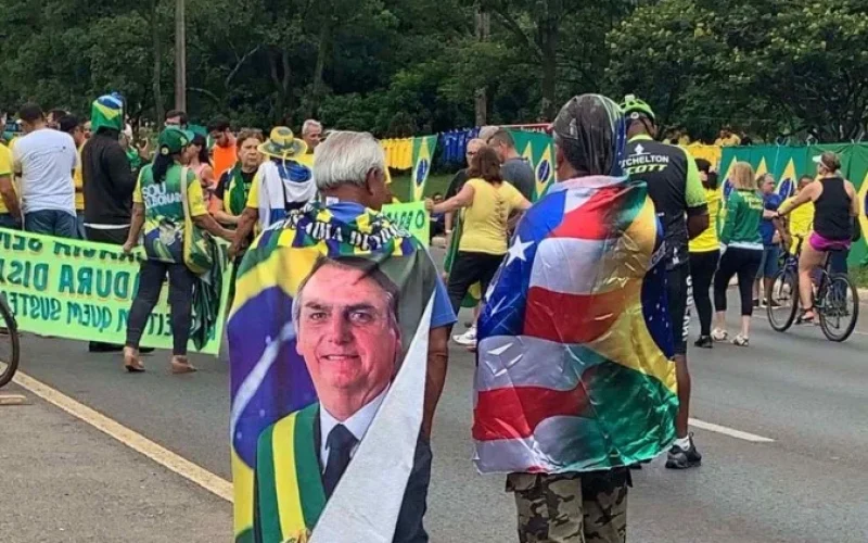 Manifestação pró-Bolsonaro pede anistia e critica atuação do STF