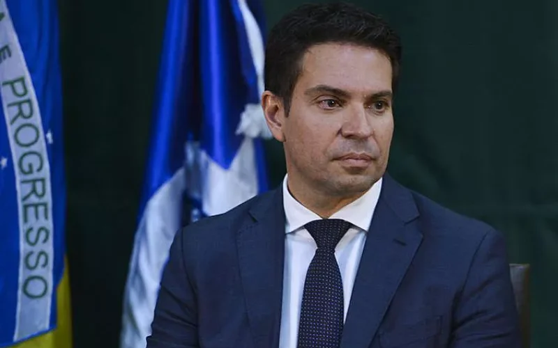 Moraes determina prisão de Ramagem