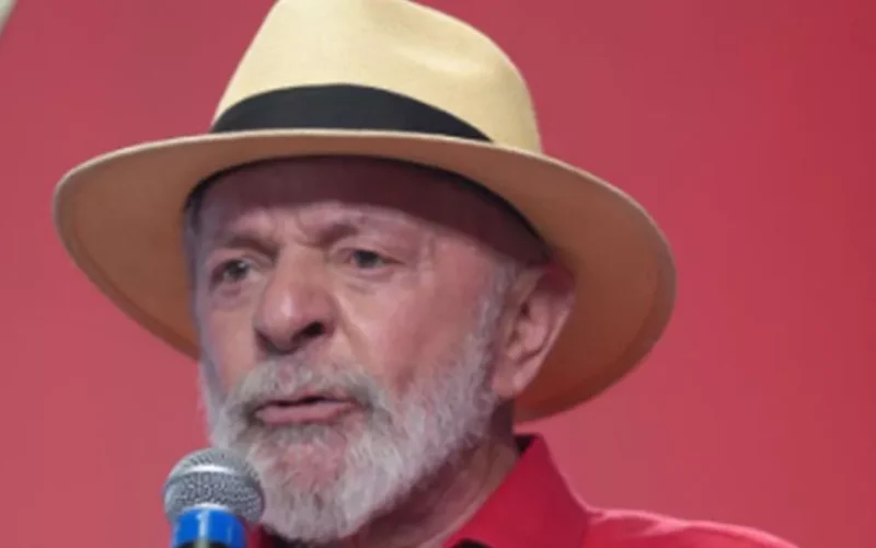 Lula ironiza Bolsonaro após prisão na Papudinha, mas faz alerta: “Se não formos espertos, a mentira vencerá a verdade”