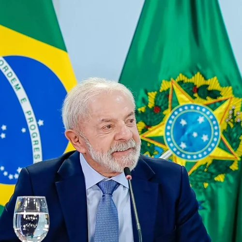 Lula visita complexo farmacêutico em Anápolis (GO) que produzirá ingrediente ativo do Buscopan