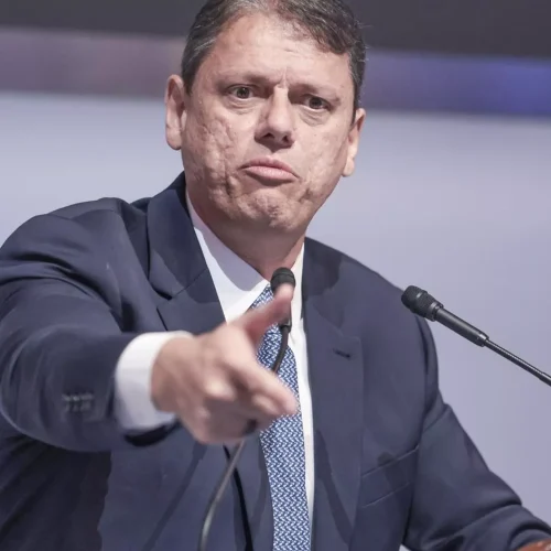 Governo Tarcísio vai se enrolando no escândalo do Banco Master