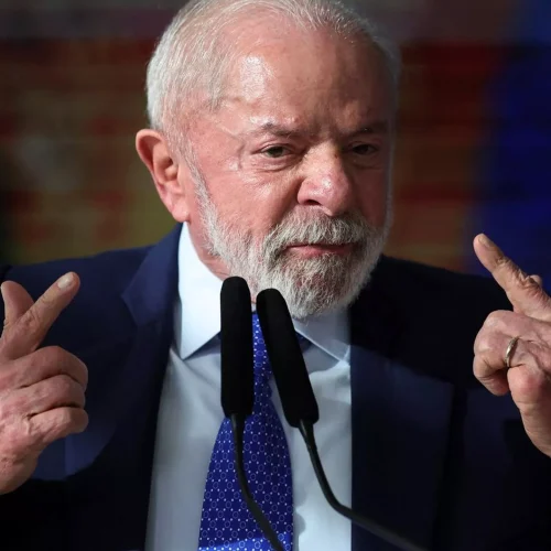 Lula critica alta abusiva dos combustíveis: ‘Gente que gosta de tirar proveito da desgraça’