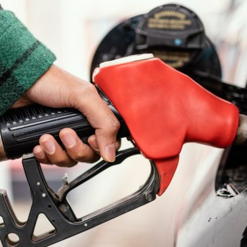 Petrobras reduz preço da gasolina
