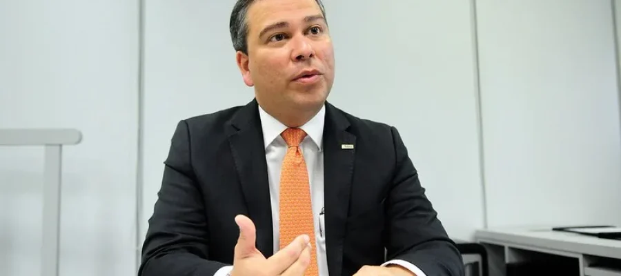 Prisão de dono do Banco Master impulsiona pedido de CPI para investigar gestão do BRB