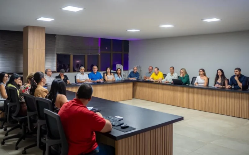 Crise Financeira: Governador em exercício transfere gabinete para a Secretaria da Saúde