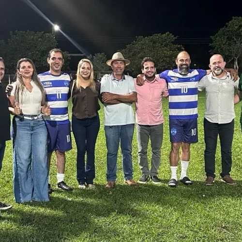 O pré – candidato ao governo do estado Vicentinho Júnior participa de aniversário de Araguanã