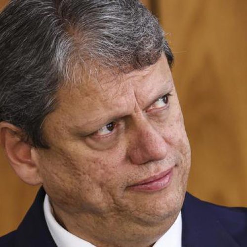 Tarcísio promete indulto a Bolsonaro se eleito presidente em 2026