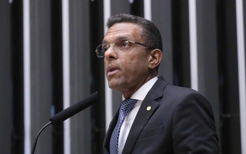 Bolsonaro é responsável pela quadrilha que acabou com o Rio, aponta Otoni de Paula