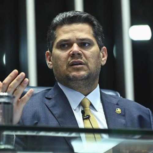 Alcolumbre trava impeachment de Alexandre de Moraes e avisa: “nem com 81 assinaturas”
