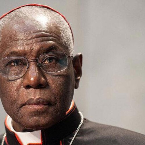 Conheça o cardeal que poderá se tornar o primeiro papa africano